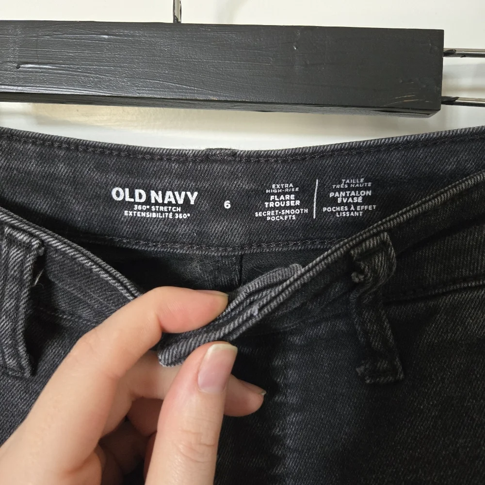 Old Navy Black Denim Flared Jeans - Size 6 - Picture 4 of 4
